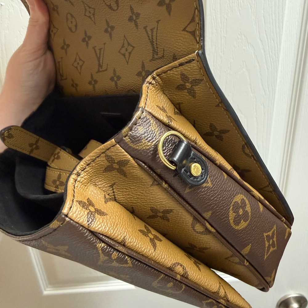 Louis Vuitton Métis Pochette Reverse Monogram Crossbody Bag - Picture 10 of 11